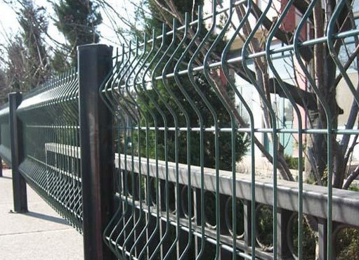 河北三角折彎護欄網 價格、廠家與選購指南